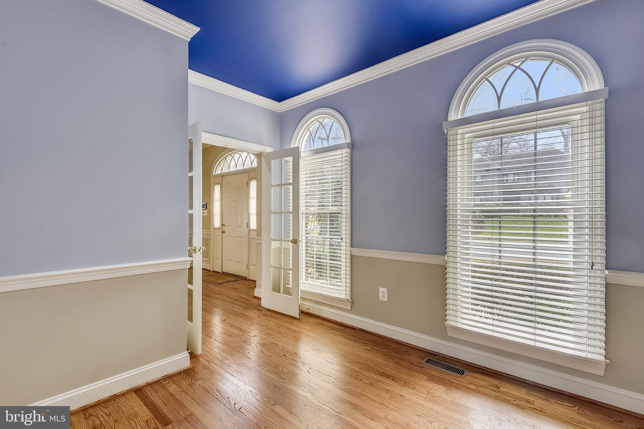 11330 Woodbrook Lane Reston, VA 20194 - Photo 4 of 70 Main level office off the entry