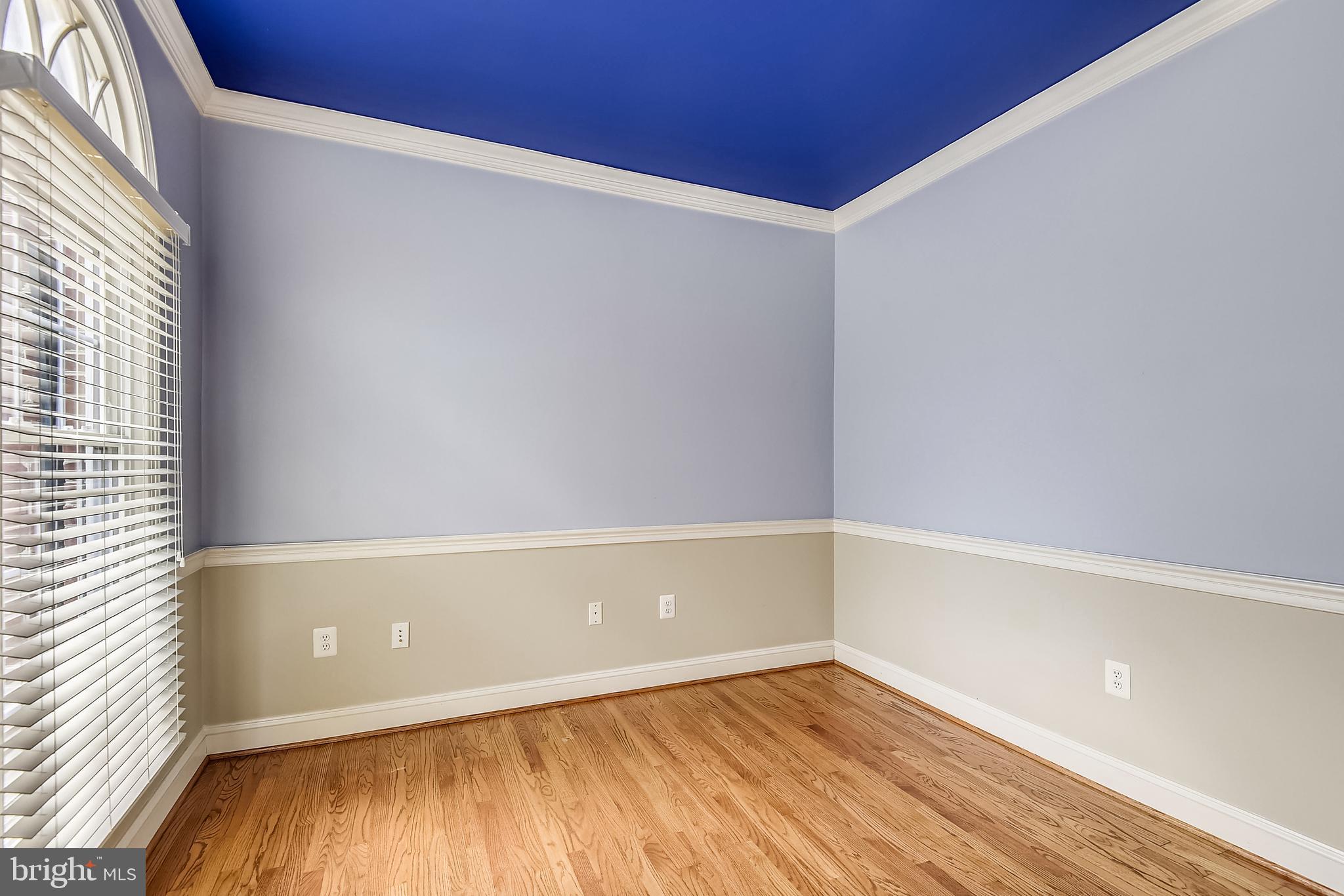 11330 Woodbrook Lane Reston, VA 20194 - Photo 5 of 70 Moan level office