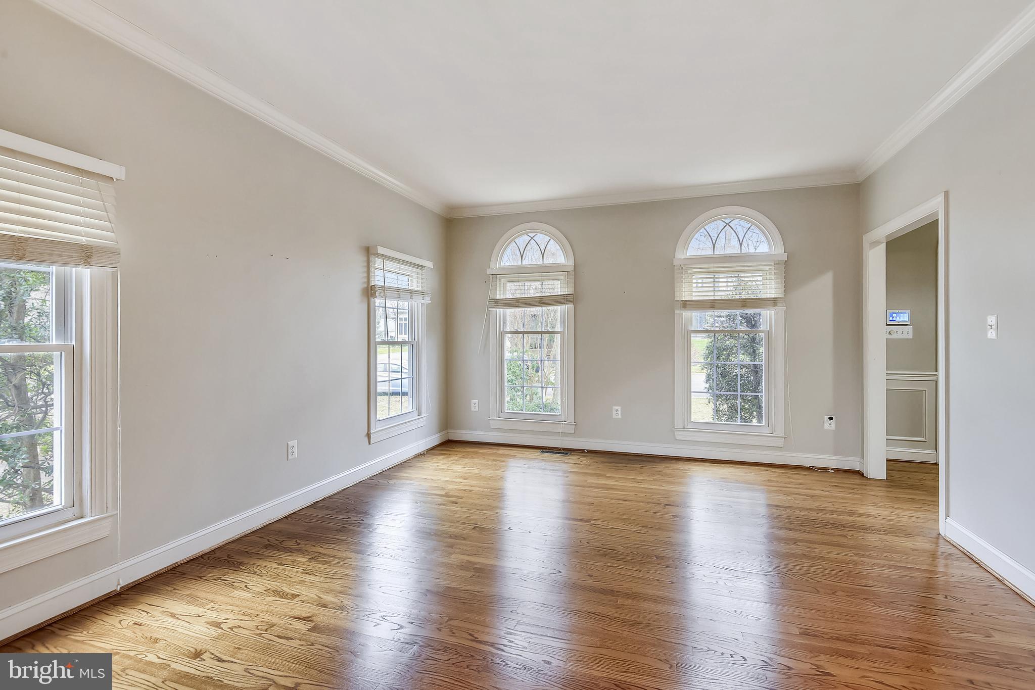 11330 Woodbrook Lane Reston, VA 20194 - Photo 6 of 70 Living room off the entrance