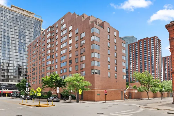 $4,250 | 801 South Plymouth Court, Unit U, Chicago, IL 60605