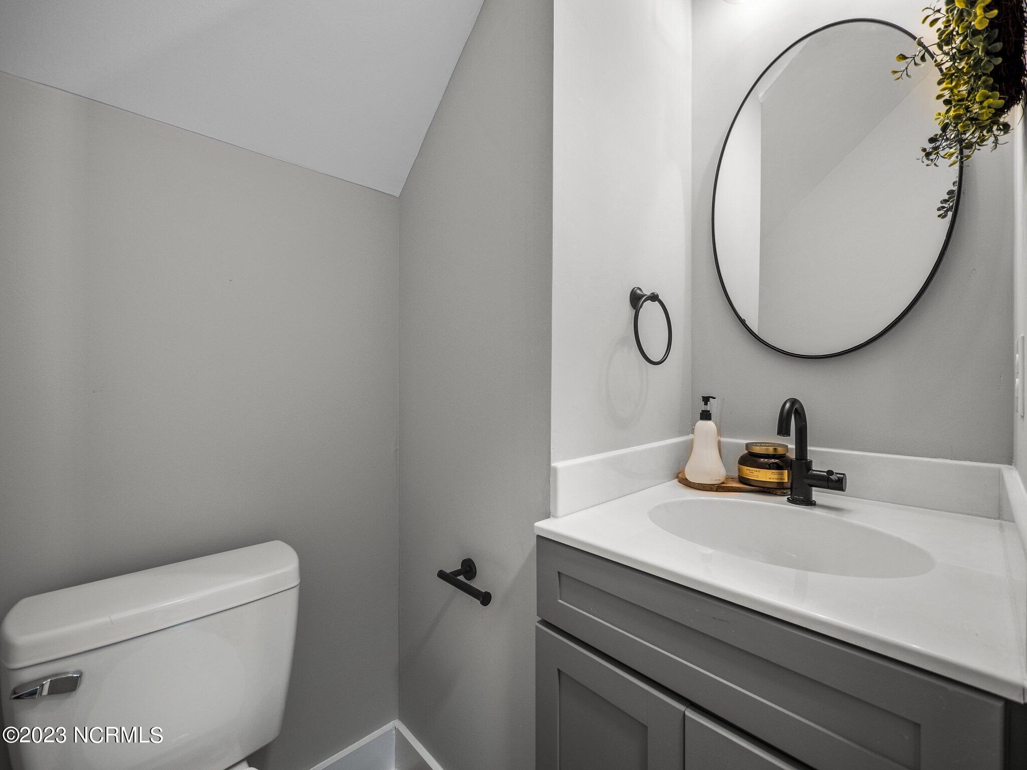 1195 Belgrade-Swansboro Road Hubert, NC 28539 - Photo 13 of 38 half bath