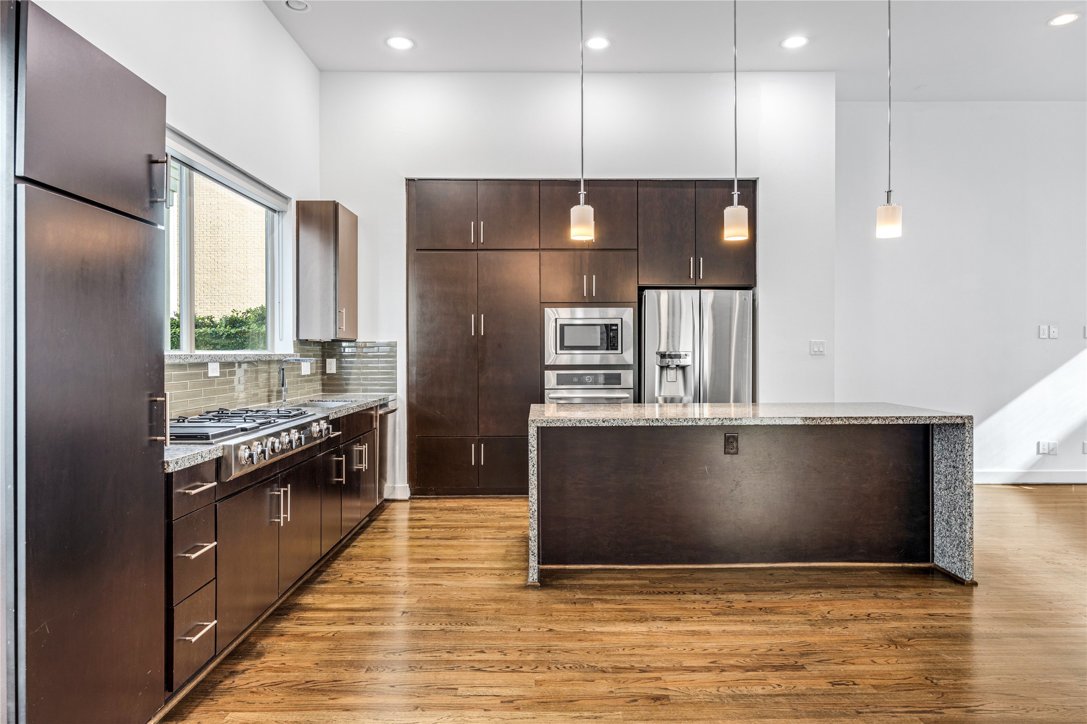 802 West Drew Street Houston, TX 77006 - Photo 14 of 29