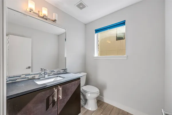 $3,825 | 802 West Drew Street, Houston, TX 77006