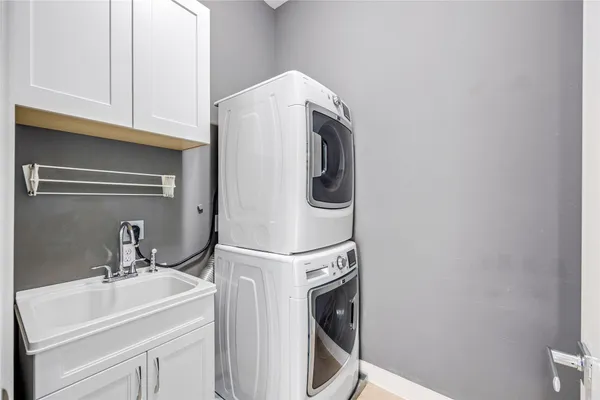 $3,825 | 802 West Drew Street, Houston, TX 77006