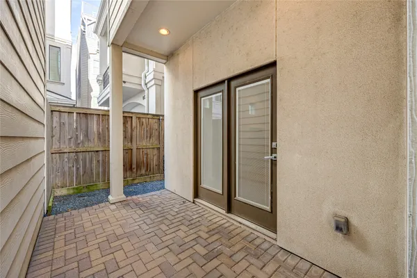 $3,825 | 802 West Drew Street, Houston, TX 77006