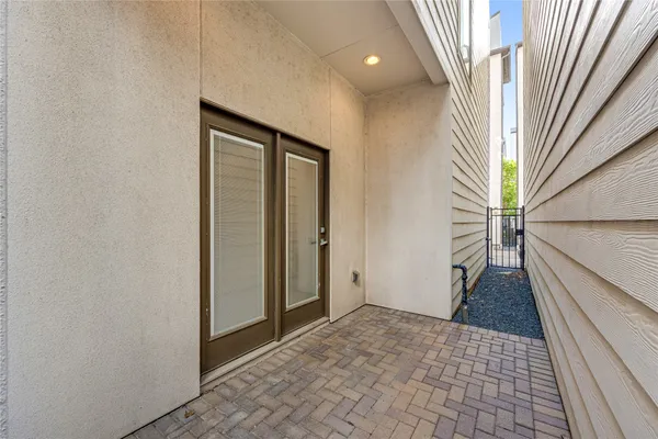 $3,825 | 802 West Drew Street, Houston, TX 77006