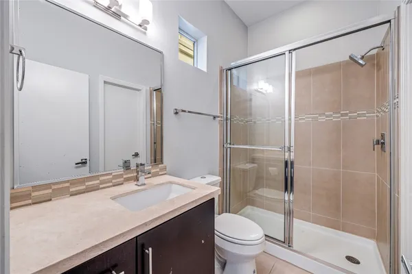 $3,825 | 802 West Drew Street, Houston, TX 77006