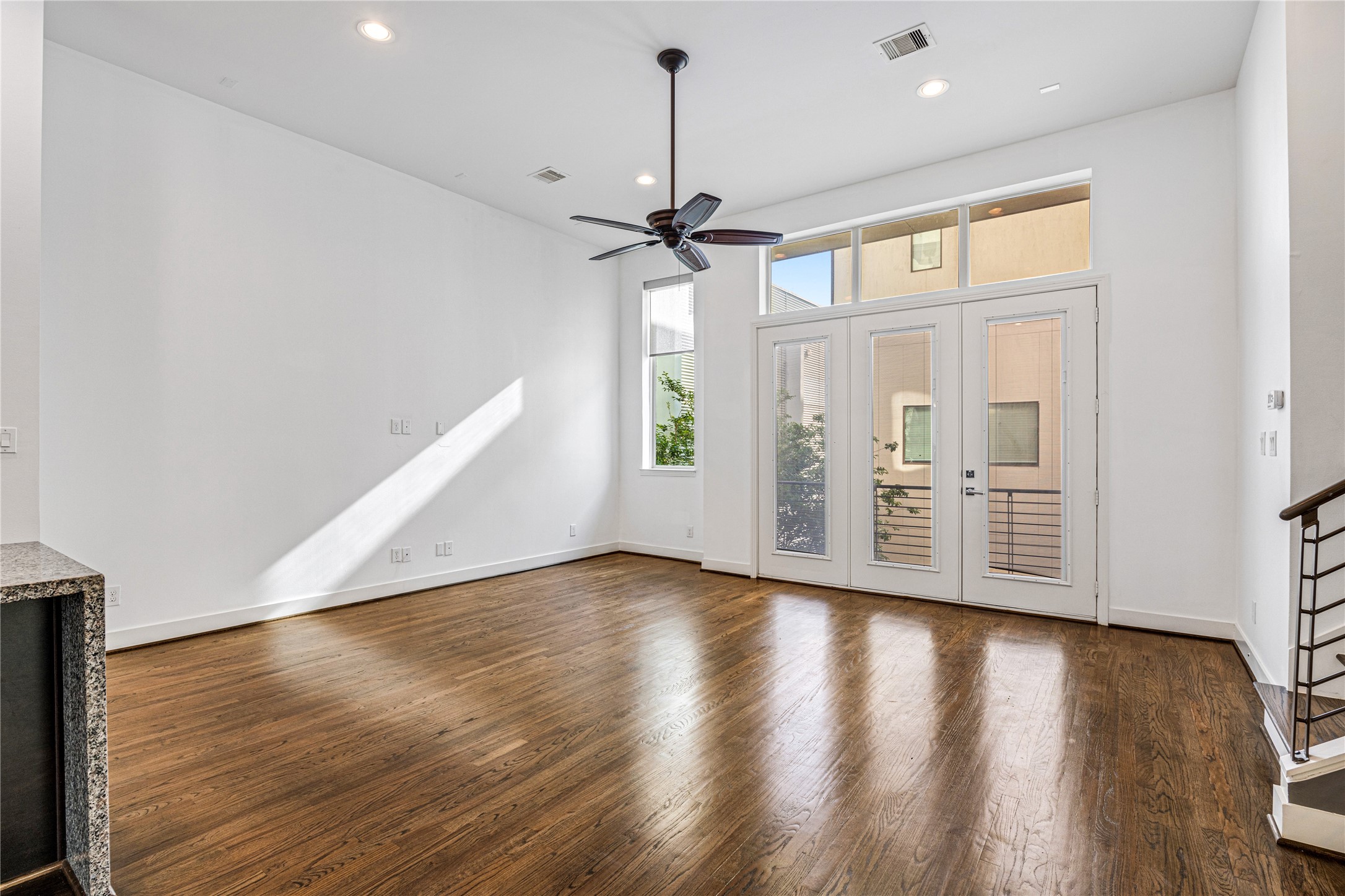 802 West Drew Street Houston, TX 77006 - Photo 10 of 29