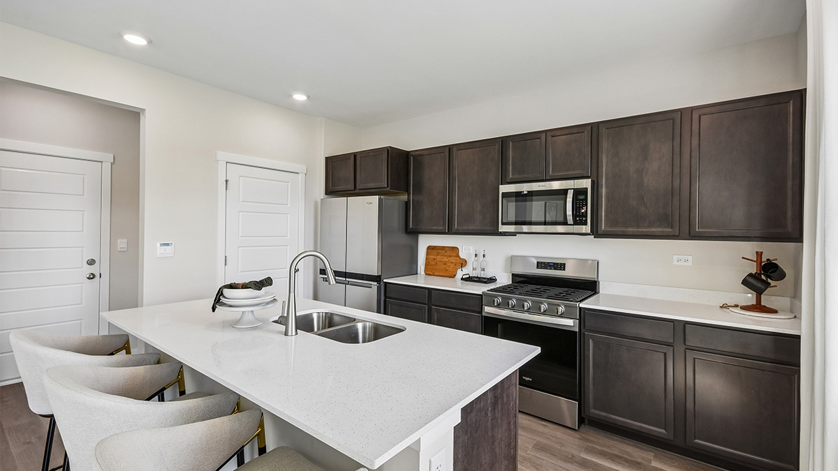 3002 Old Castle Road Joliet, IL 60431 - Photo 2 of 58