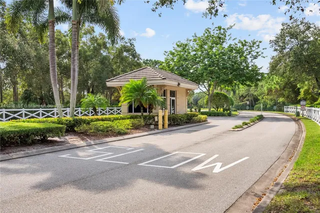 $530,000 | 2795 Southeast Stonebriar Way, Stuart, FL 34997