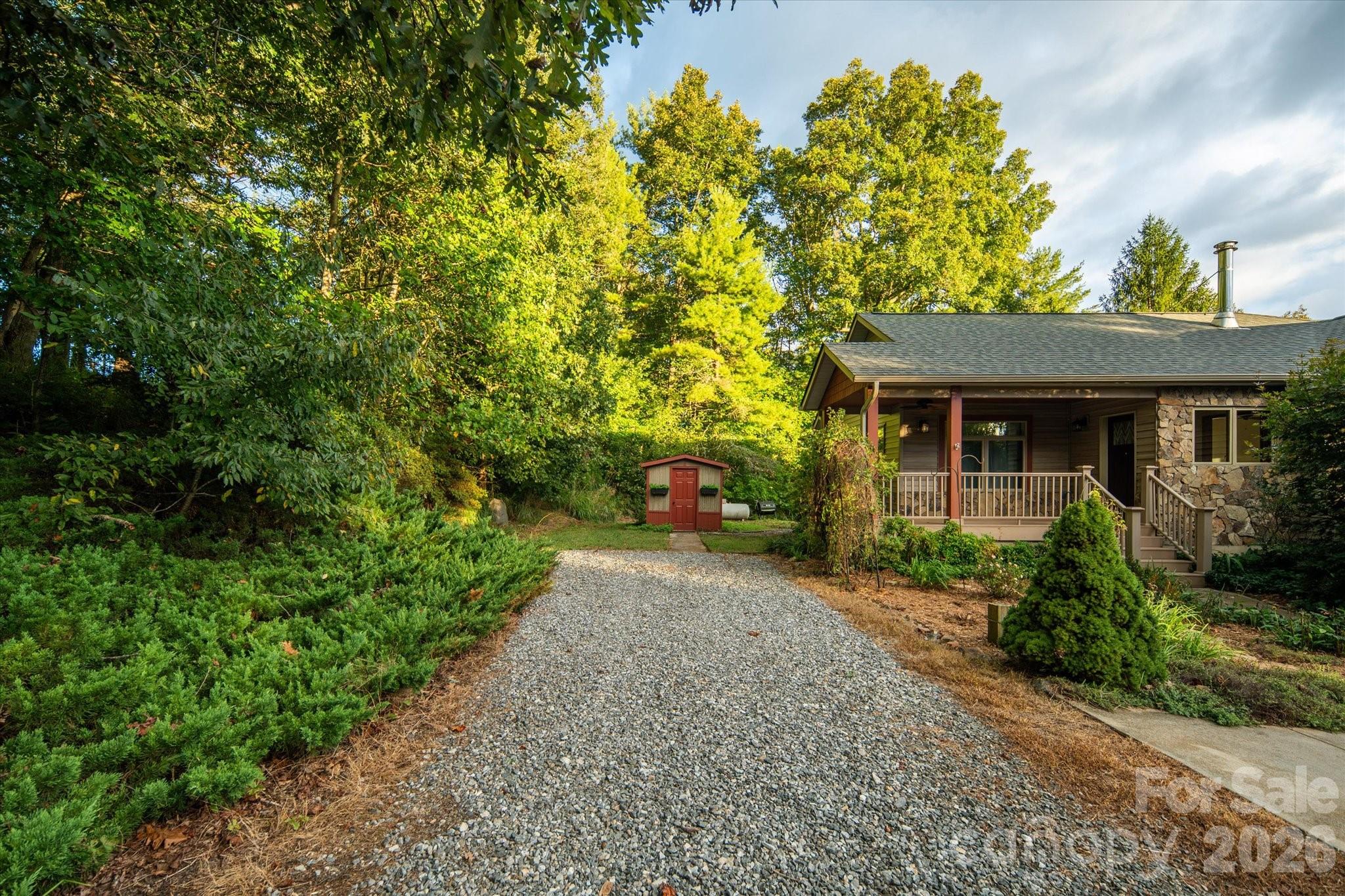 47 Sams Road Weaverville, NC 28787 - Photo 8 of 40 Gallery Image 8