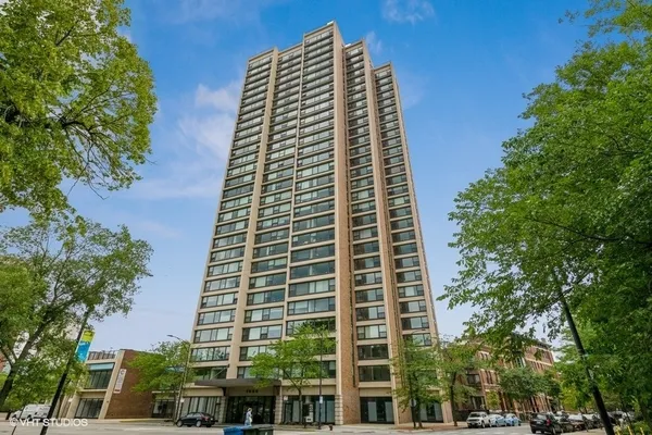 $2,000 | 1850 North Clark Street, Unit 806, Chicago, IL 60614