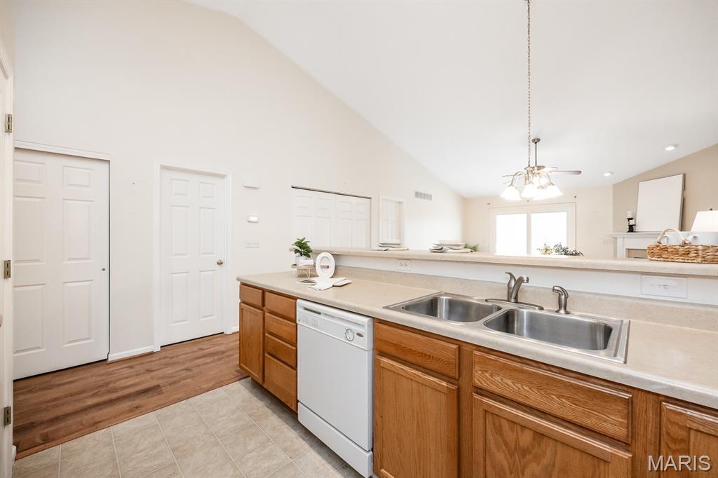 10927 Upland Terrace Lebanon, IL 62254 - Photo 8 of 26