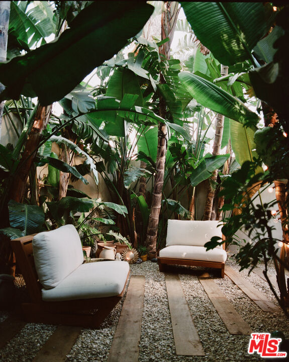 2102 Ridgemont Drive Los Angeles, CA 90046 - Photo 14 of 32