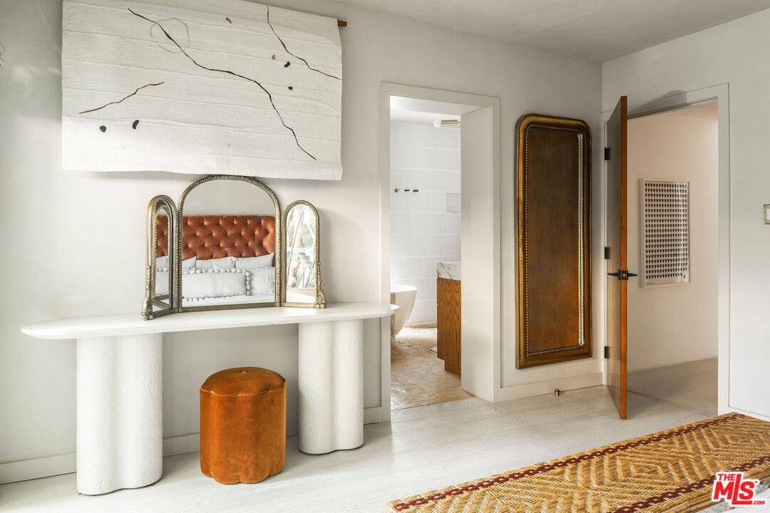 2102 Ridgemont Drive Los Angeles, CA 90046 - Photo 15 of 32