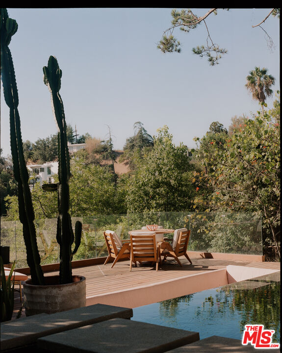 2102 Ridgemont Drive Los Angeles, CA 90046 - Photo 31 of 32