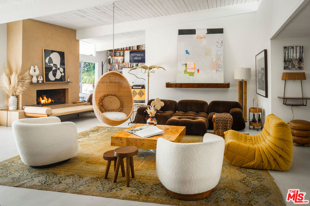 2102 Ridgemont Drive Los Angeles, CA 90046 - Photo 4 of 32