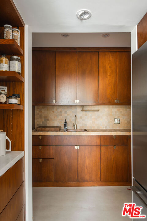 2102 Ridgemont Drive Los Angeles, CA 90046 - Photo 8 of 32