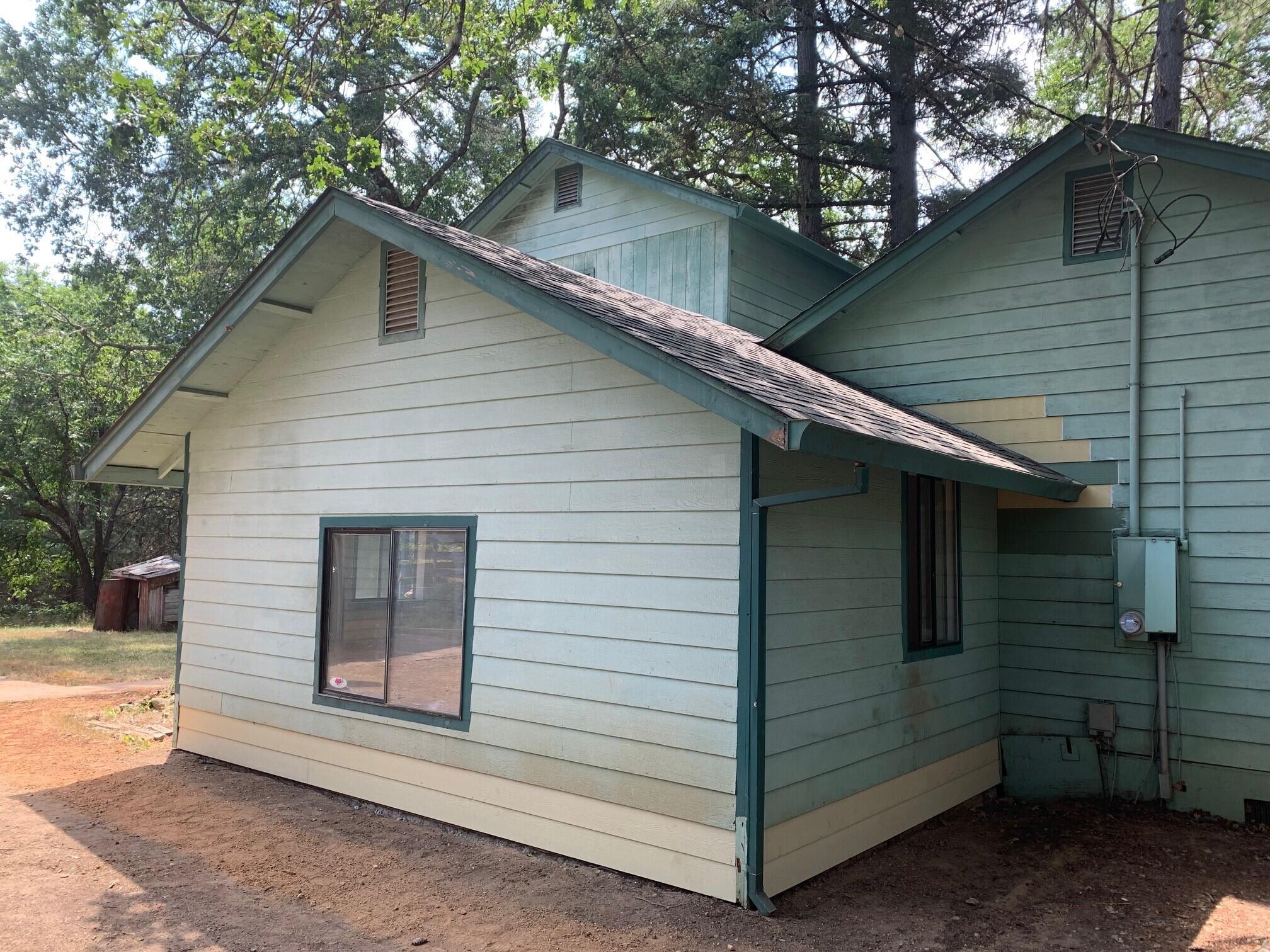 877 Crow Road Merlin, OR 97532 - Photo 5 of 25 8