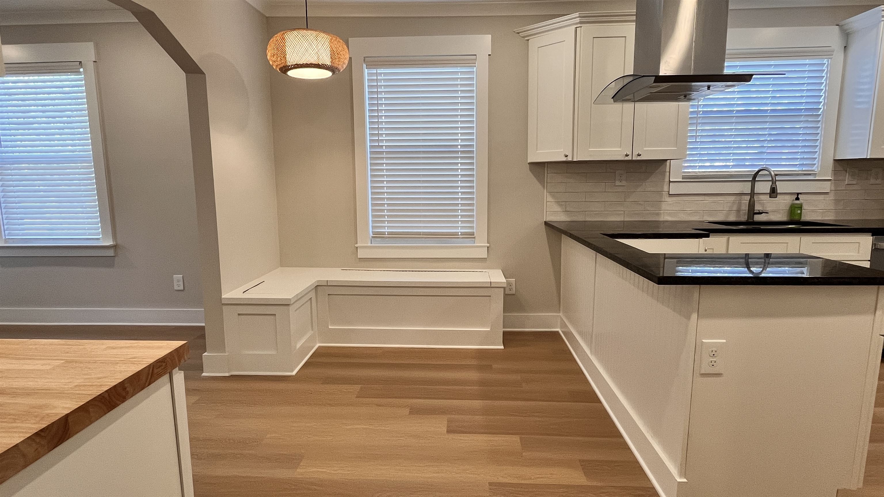 406 South Fenwick Road Memphis, TN 38111 - Photo 9 of 23 a kitchen with a refrigerator and a stove