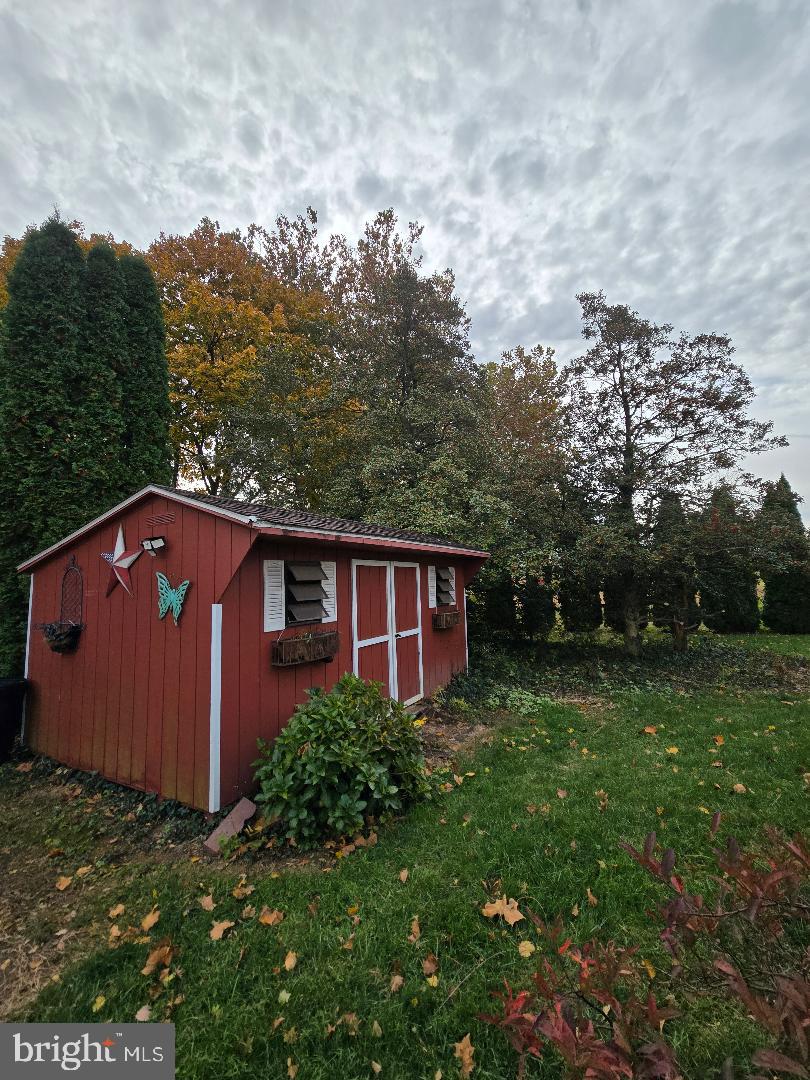 201 South Barbara Street Mount Joy, PA 17552 - Photo 3 of 13 a backyard of a house with lots of green space