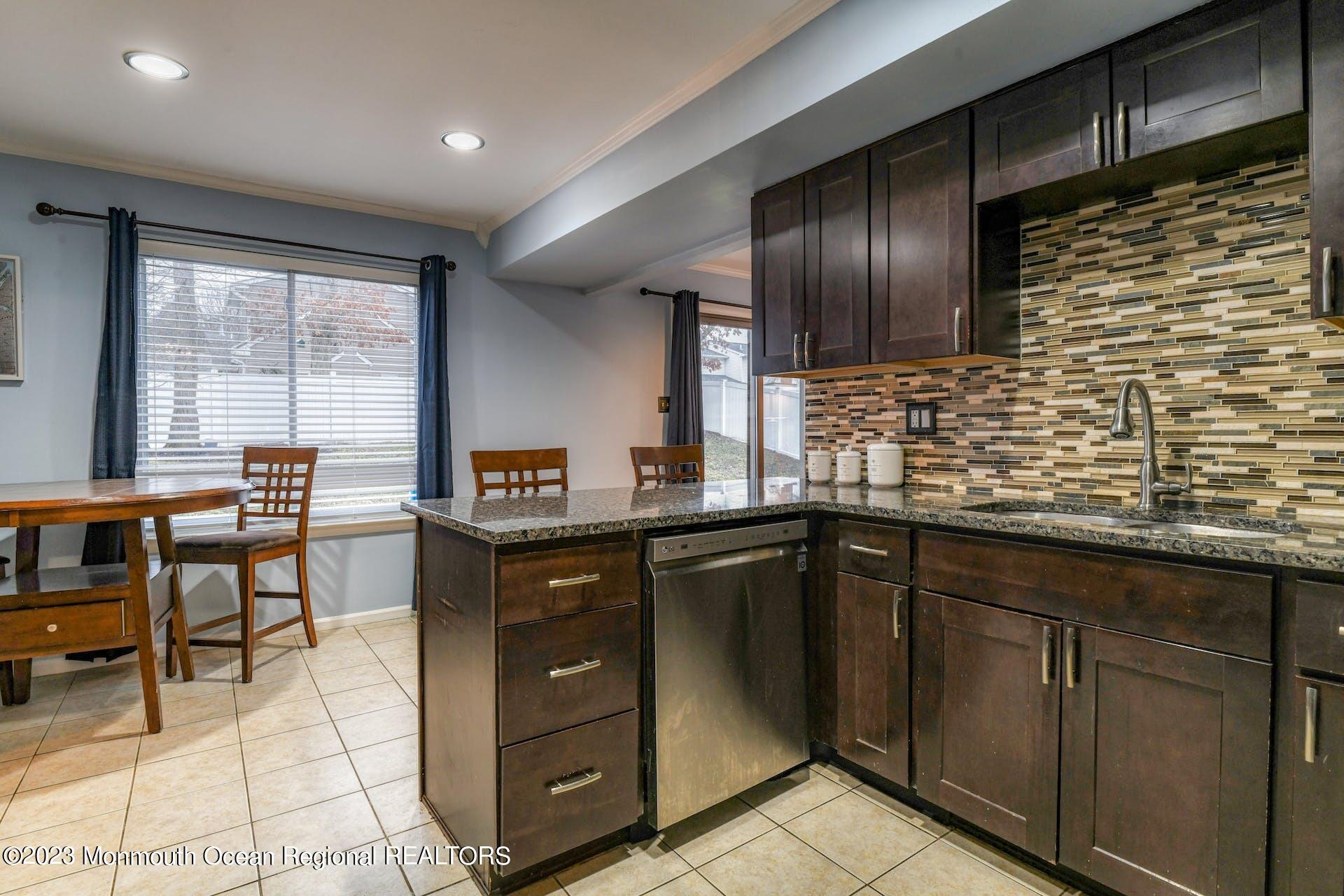 98 Starlight Road Howell, NJ 07731 - Photo 15 of 31 017-433596-DSC_6417_17_12117162