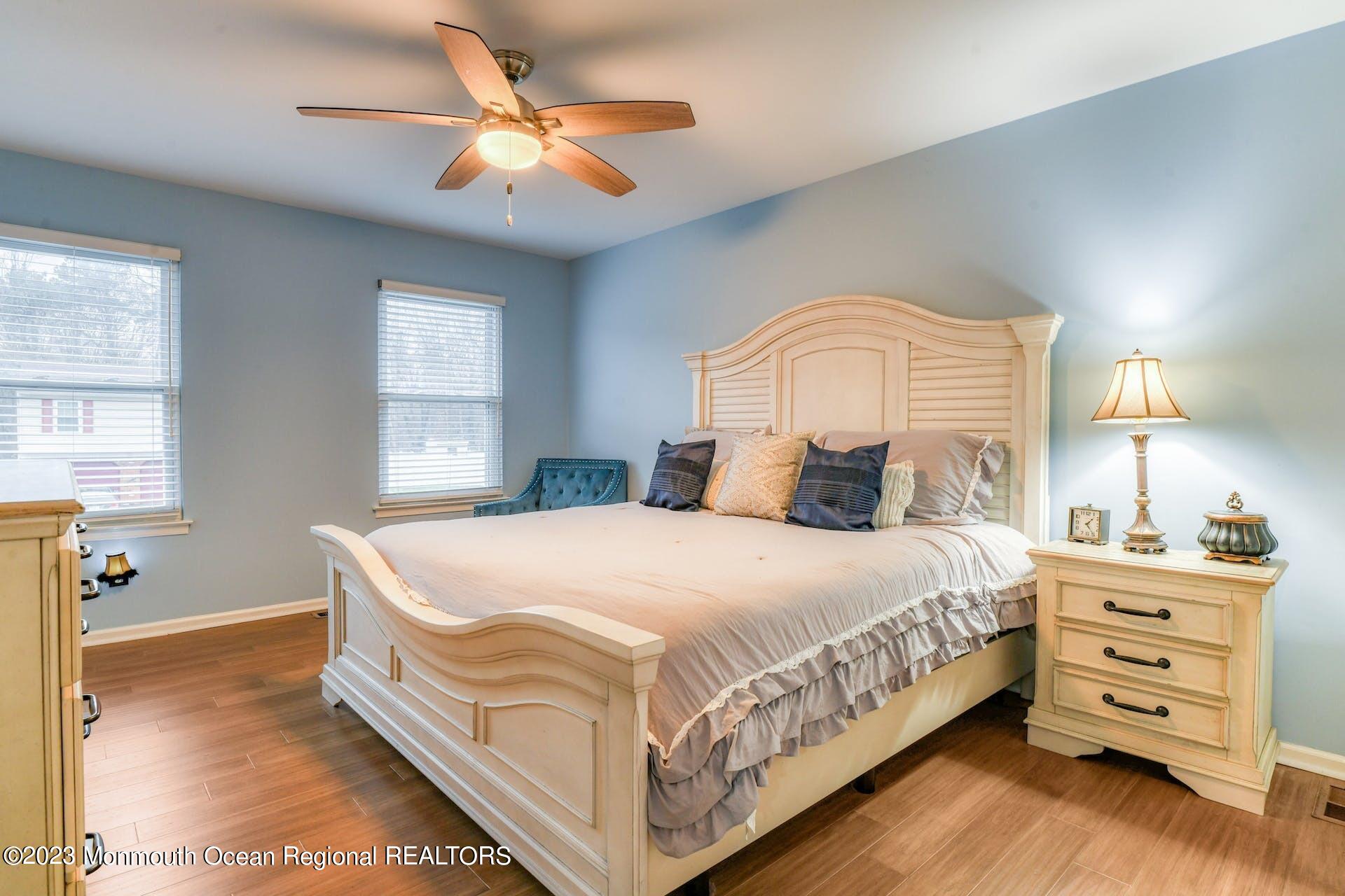 98 Starlight Road Howell, NJ 07731 - Photo 16 of 31 020-433596-DSC_6442_22_12117165