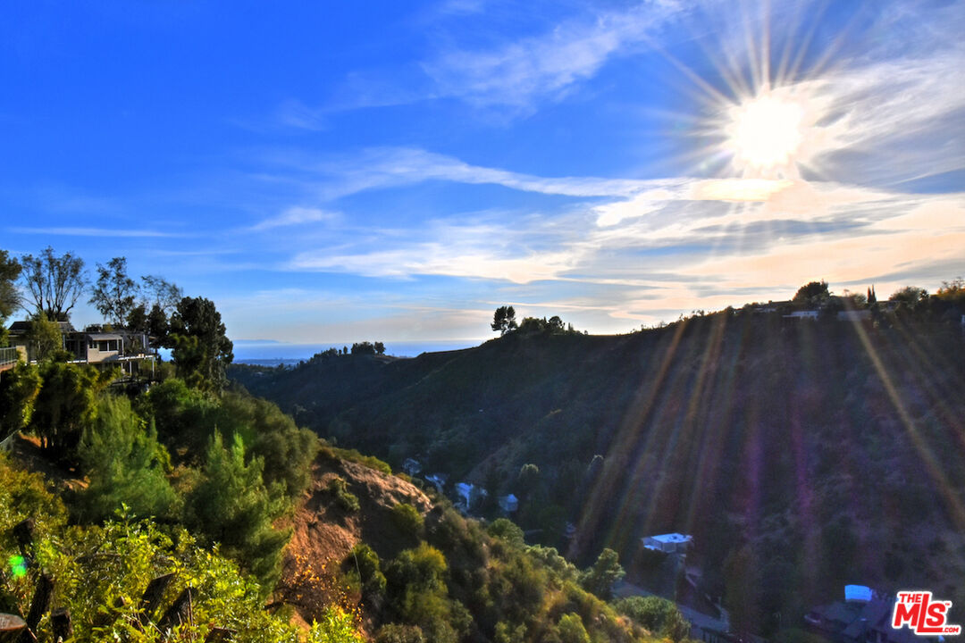 2037 Stradella Road Los Angeles, CA 90077 - Photo 32 of 33 a view of a city