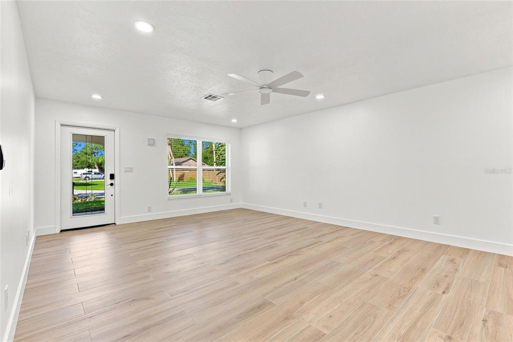 2881 Poppy Road Venice, FL 34293 - Photo 3 of 24 Gallery Image 3
