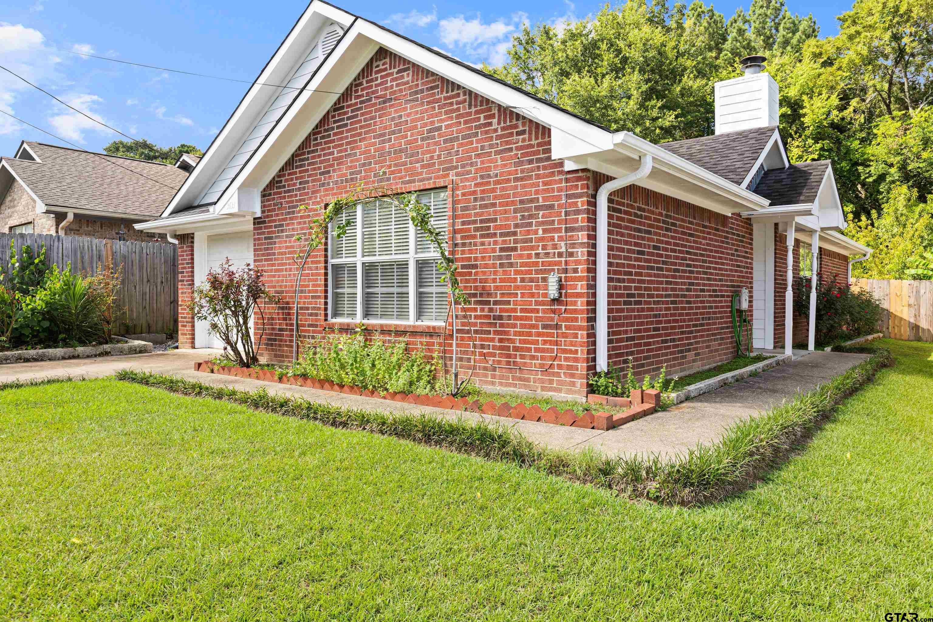 3631 Andrea Street Longview, TX 75604 - Photo 5 of 44