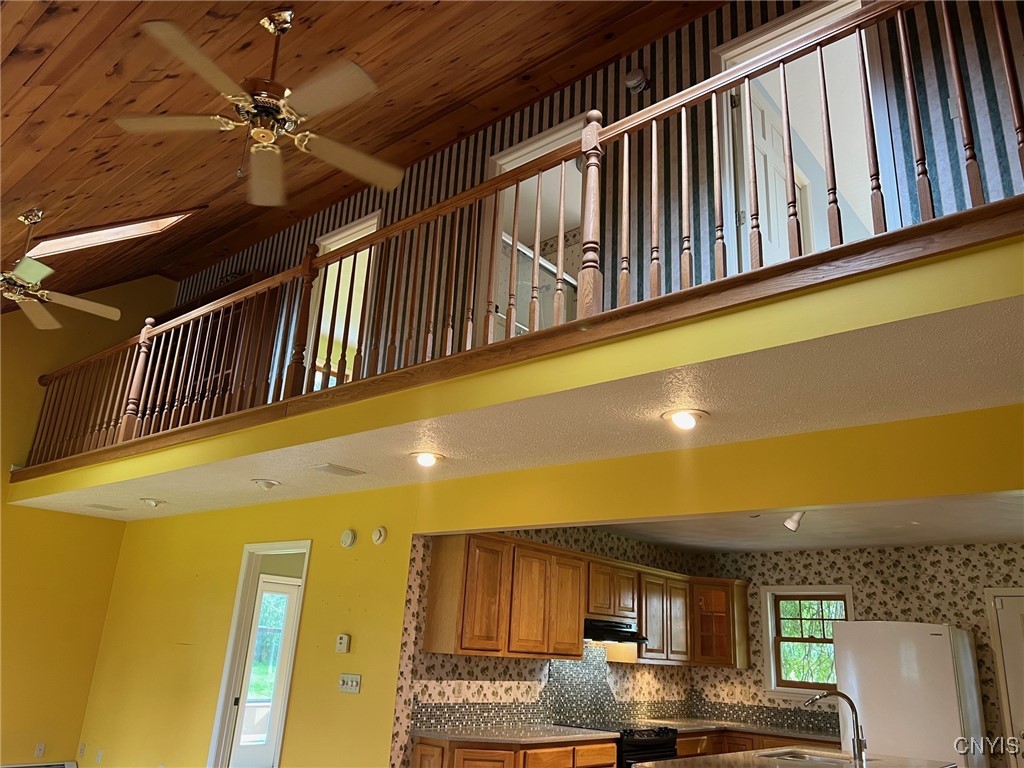 9996 Campbell Road Paris, NY 13456 - Photo 6 of 34 Balcony