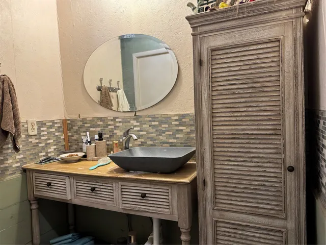 $214,500 | 2183 Farm To Market 3283 Hallettsville Tx 77964, Hallettsville, TX 77964