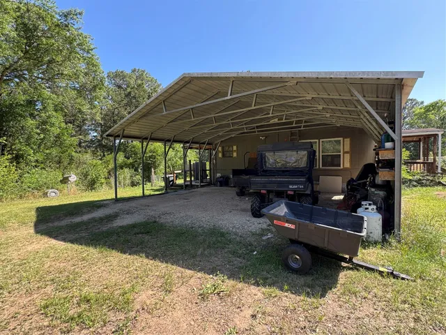 $214,500 | 2183 Farm To Market 3283 Hallettsville Tx 77964, Hallettsville, TX 77964