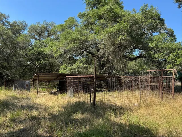 $214,500 | 2183 Farm To Market 3283 Hallettsville Tx 77964, Hallettsville, TX 77964