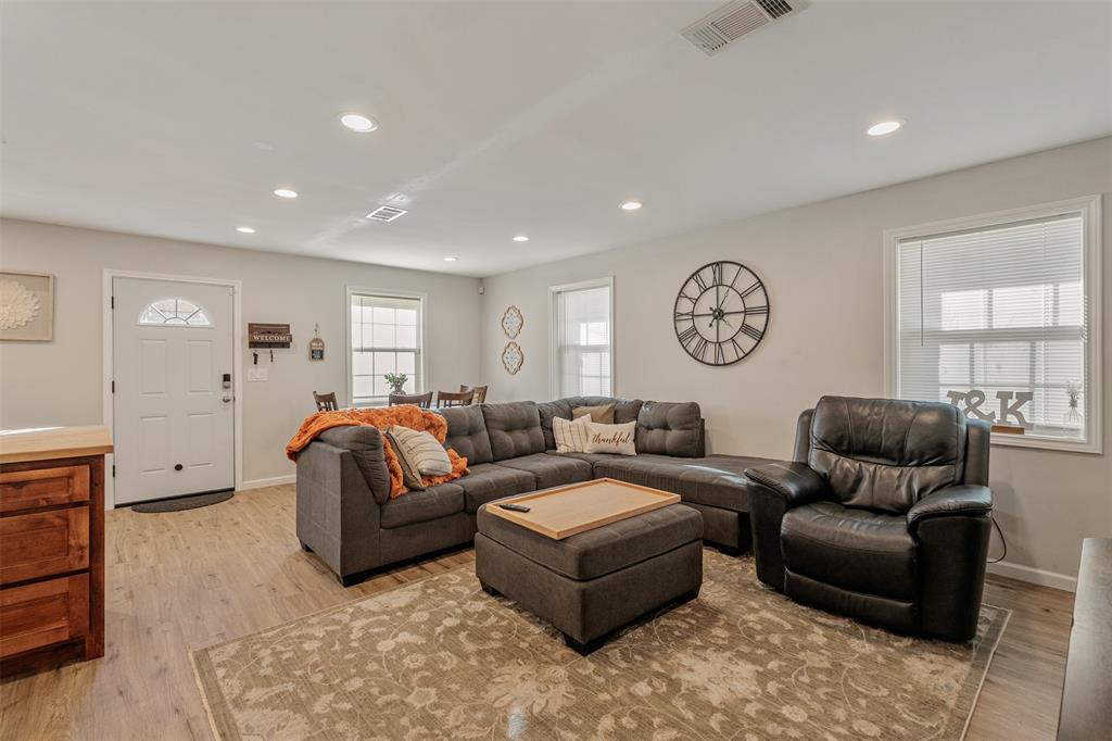 118 Redbud Road Gun Barrel City, TX 75156 - Photo 3 of 37 Gallery Image 3