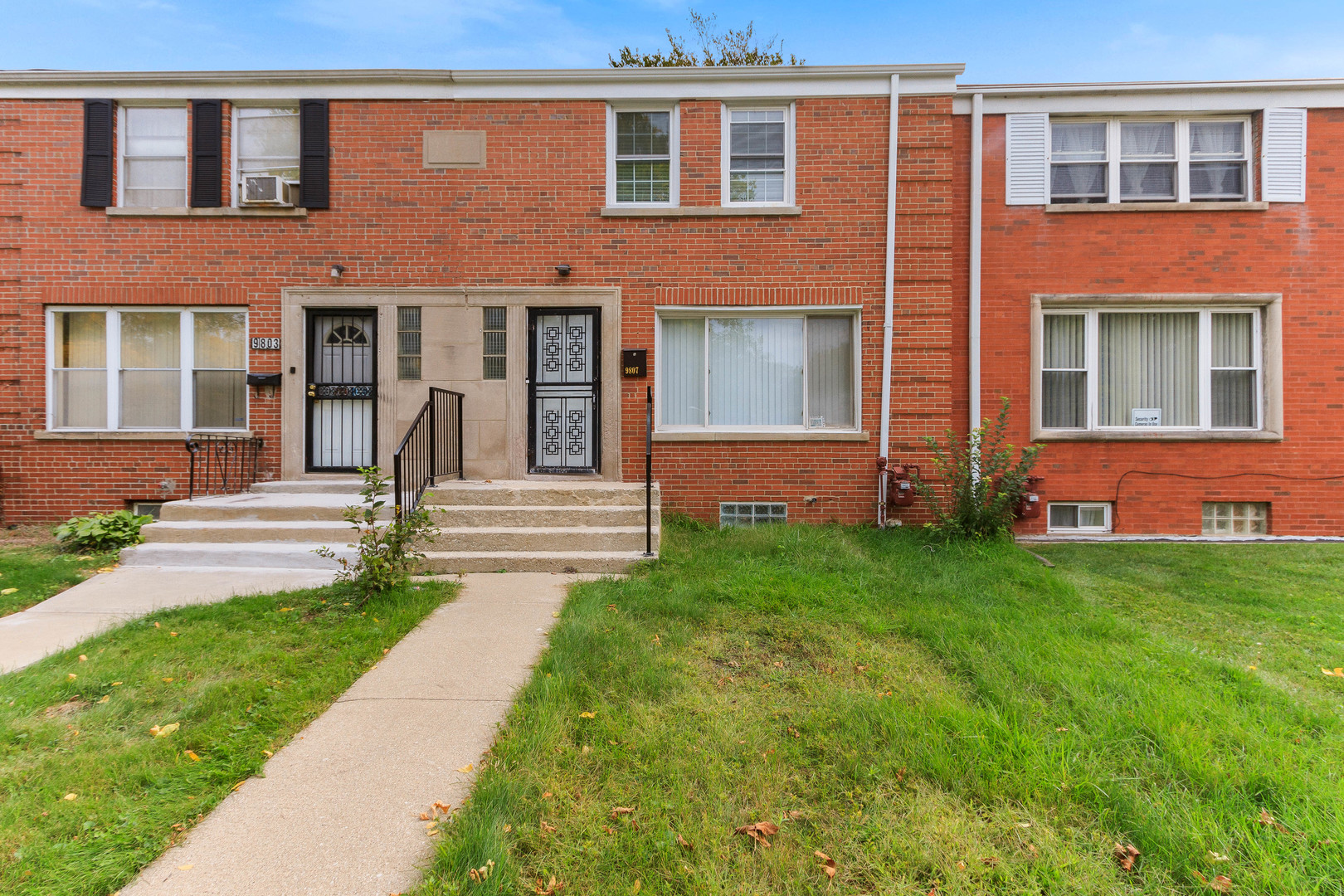 9807 South Jeffery Boulevard, Chicago, IL 60617 Compass