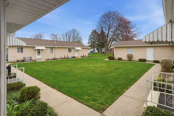 $218,000 | 5786 Leisure S Drive Southeast, Unit 193, Kentwood, MI 49548