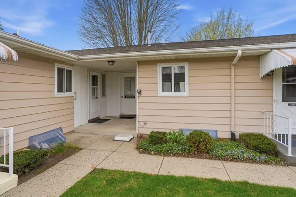 $218,000 | 5786 Leisure S Drive Southeast, Unit 193, Kentwood, MI 49548