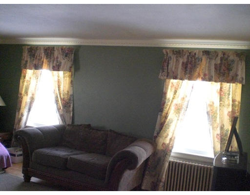 25 Hunnewell Road Worcester, MA 01606 - Photo 3 of 8 Gallery Image 3