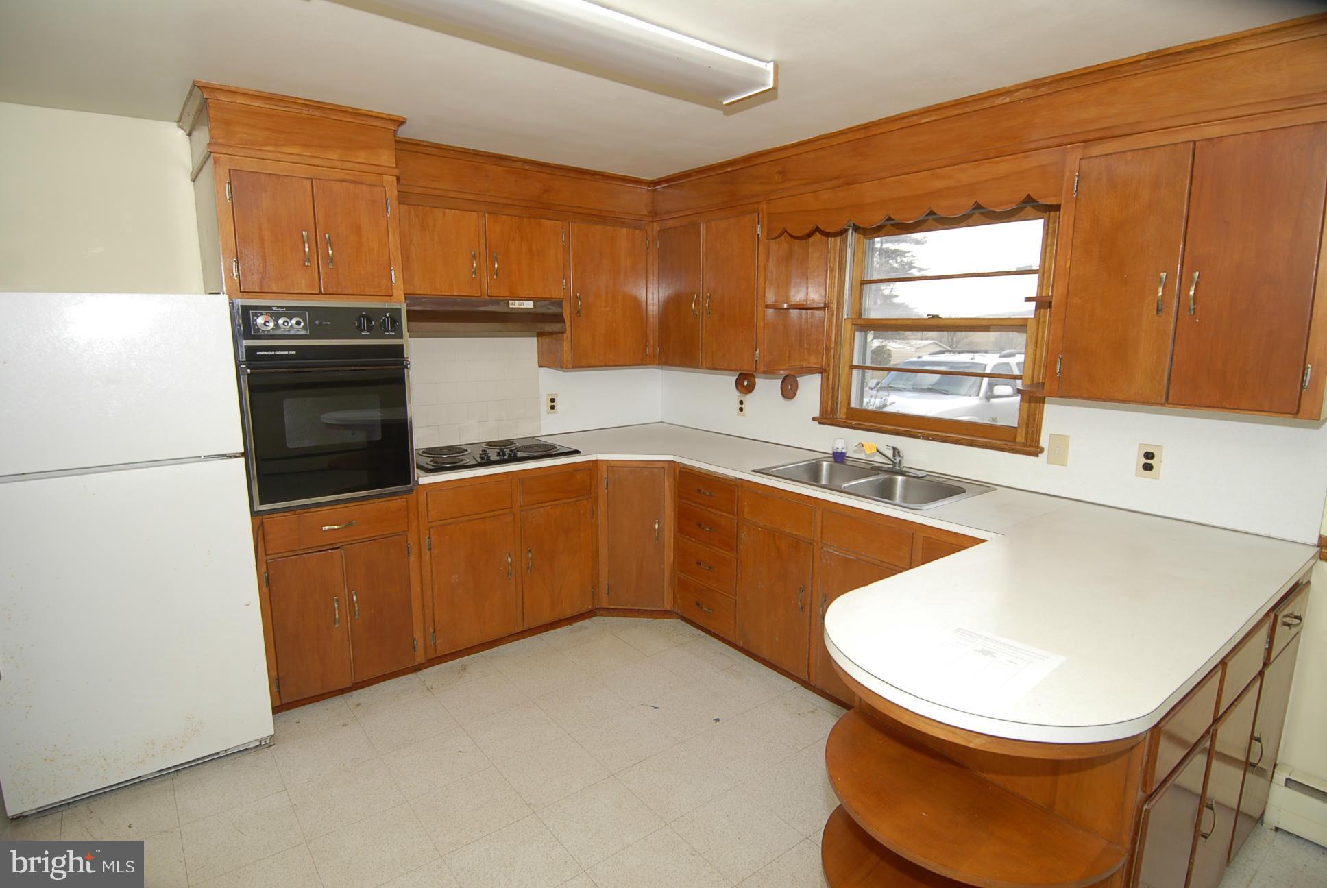 4932 Teen Barnes Road Frederick, MD 21703 - Photo 3 of 12 Kitchen