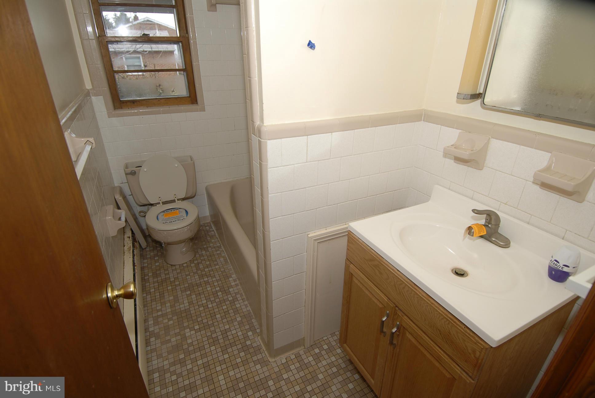 4932 Teen Barnes Road Frederick, MD 21703 - Photo 8 of 12 Full Bath
