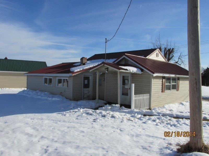 1238 Wheatland Road Buchanan, VA 24066 - Photo 3 of 7 IMG_1295