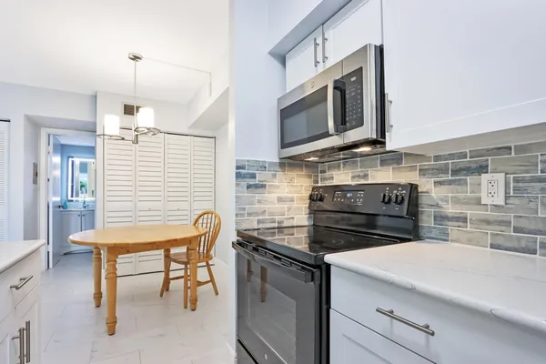 $2,350 | 6313 Chasewood Drive, Unit B, Jupiter, FL 33458