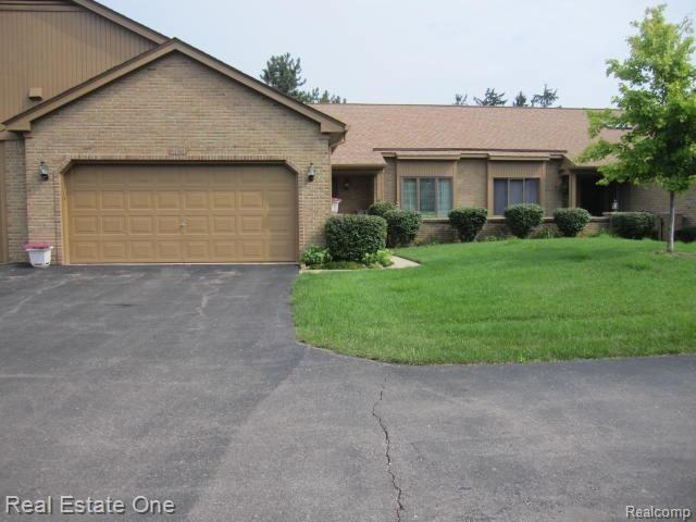 2191 London Bridge Drive, Unit 28 Rochester, MI 48307 - Photo 1 of 15 IMG_3358