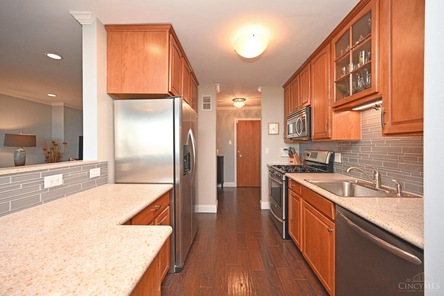 2324 Madison Road, Unit 1601 Cincinnati, OH 45208 - Photo 14 of 32 Gallery Image 14