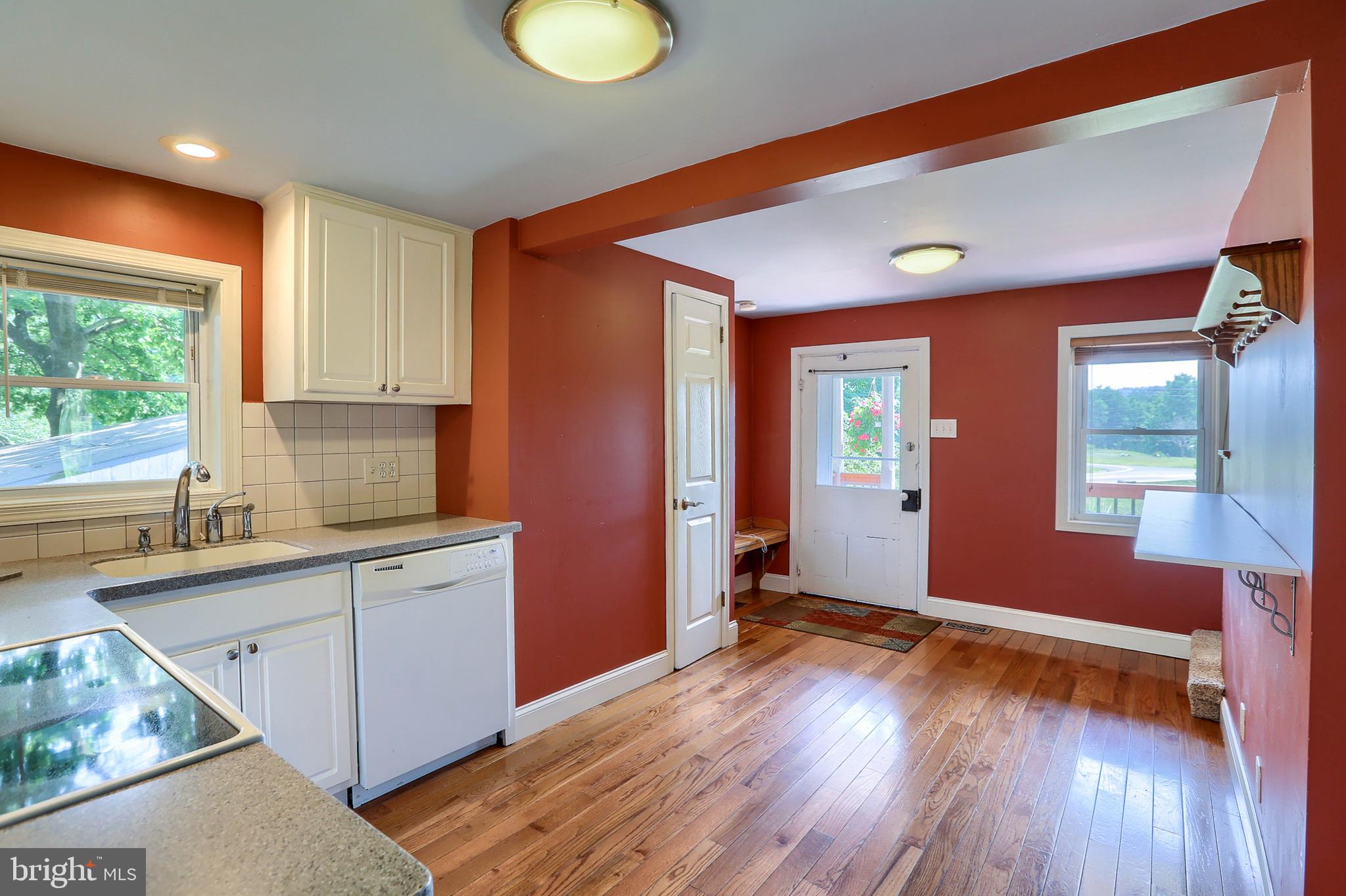 536 Old Quaker Road Lewisberry, PA 17339 - Photo 8 of 42 Gallery Image 8