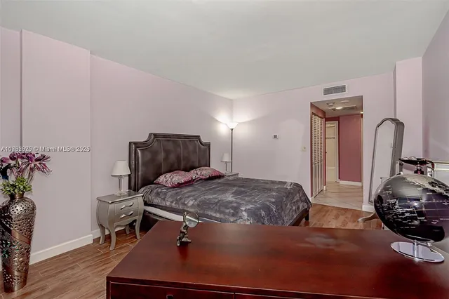 $3,800 | 500 Bayview Drive, Unit 420, Sunny Isles Beach, FL 33160