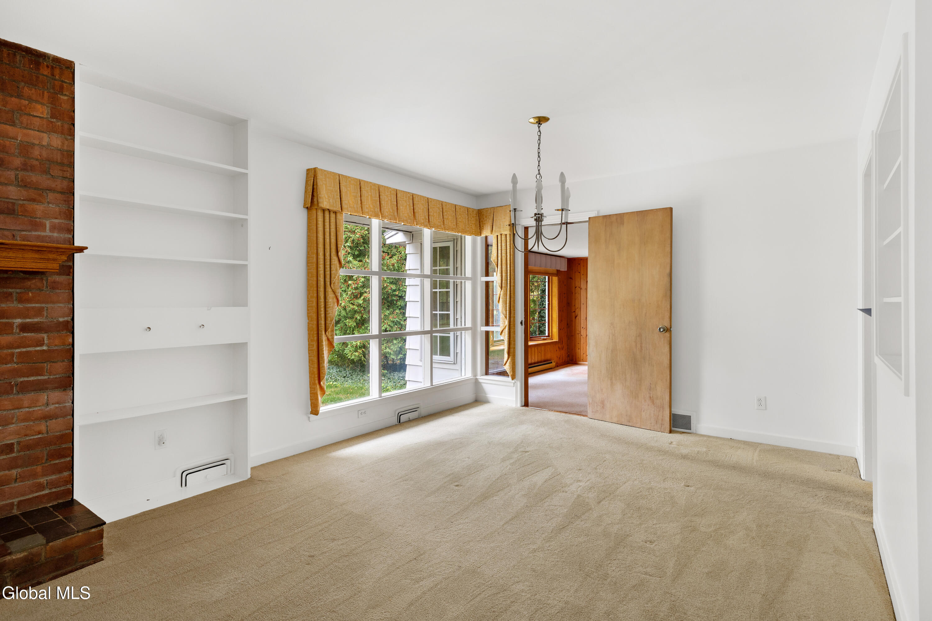 2472 Hilltop Road Niskayuna, NY 12309 - Photo 14 of 42 1 (16)