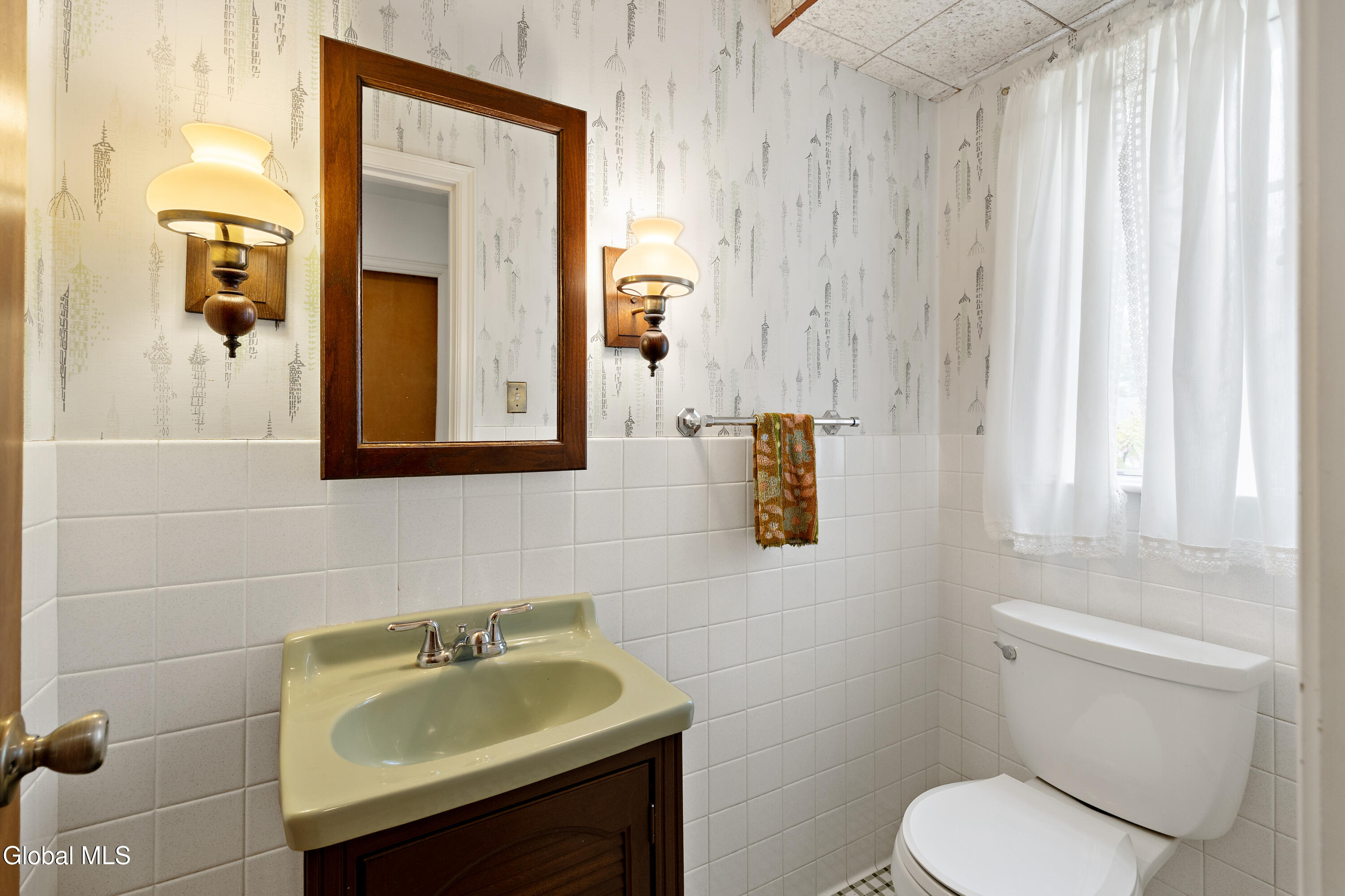 2472 Hilltop Road Niskayuna, NY 12309 - Photo 18 of 42 1 (13)