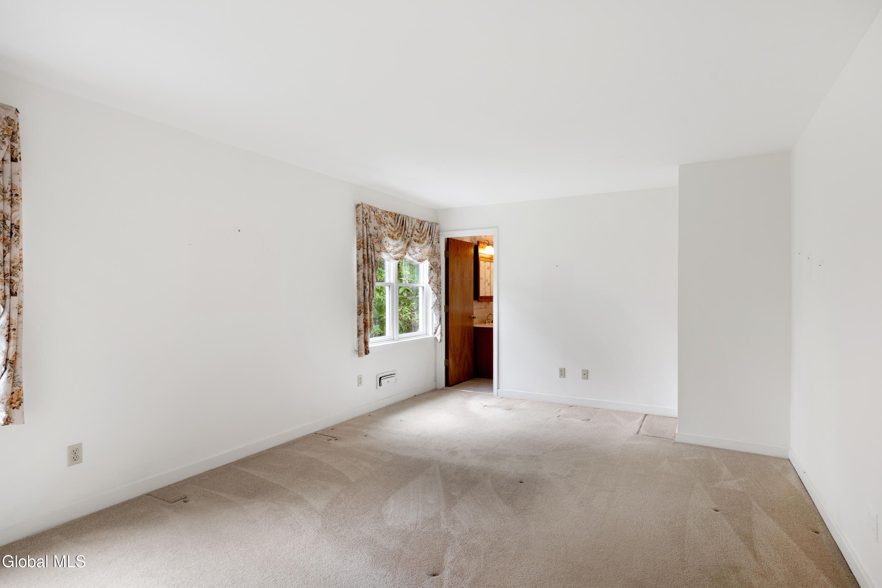 2472 Hilltop Road Niskayuna, NY 12309 - Photo 28 of 42 1 (29)